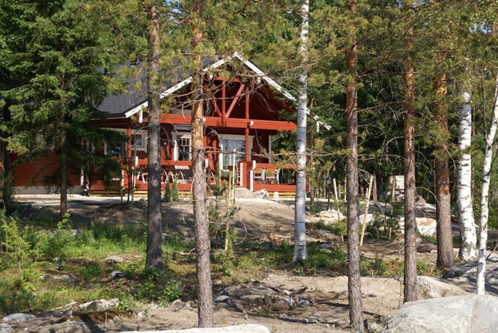 Kartanohotelli Satulinna Huvilat Hirvensalmi Kültér fotó